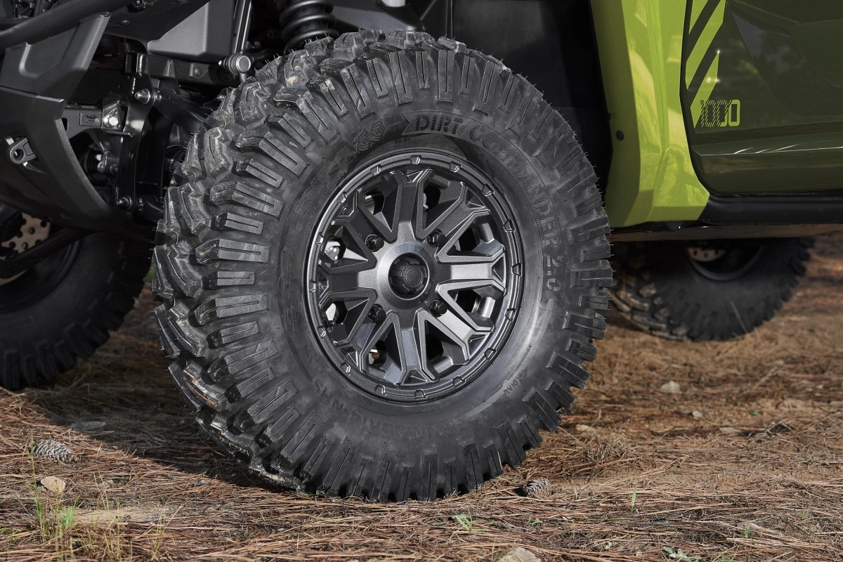 Aluminum Wheels with Dirt Commander 2.0 Tires