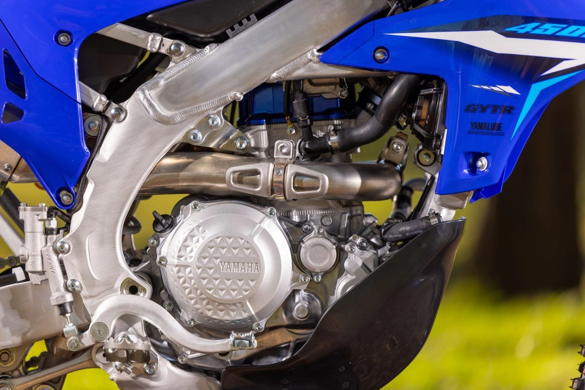 Powerful 450cc Four-Stroke Engine