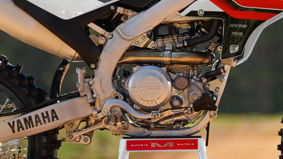 Powerful 450cc Four-Stroke Engine