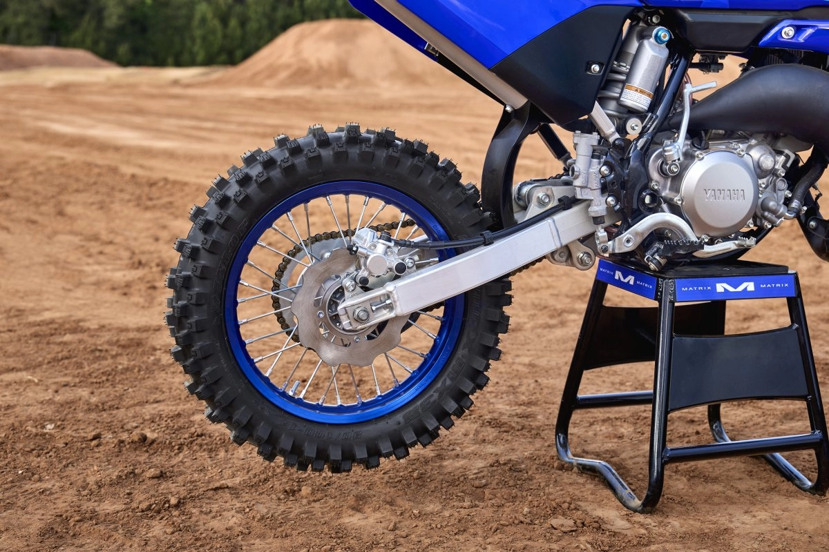 Large-Diameter Wave-Style Disc Brakes