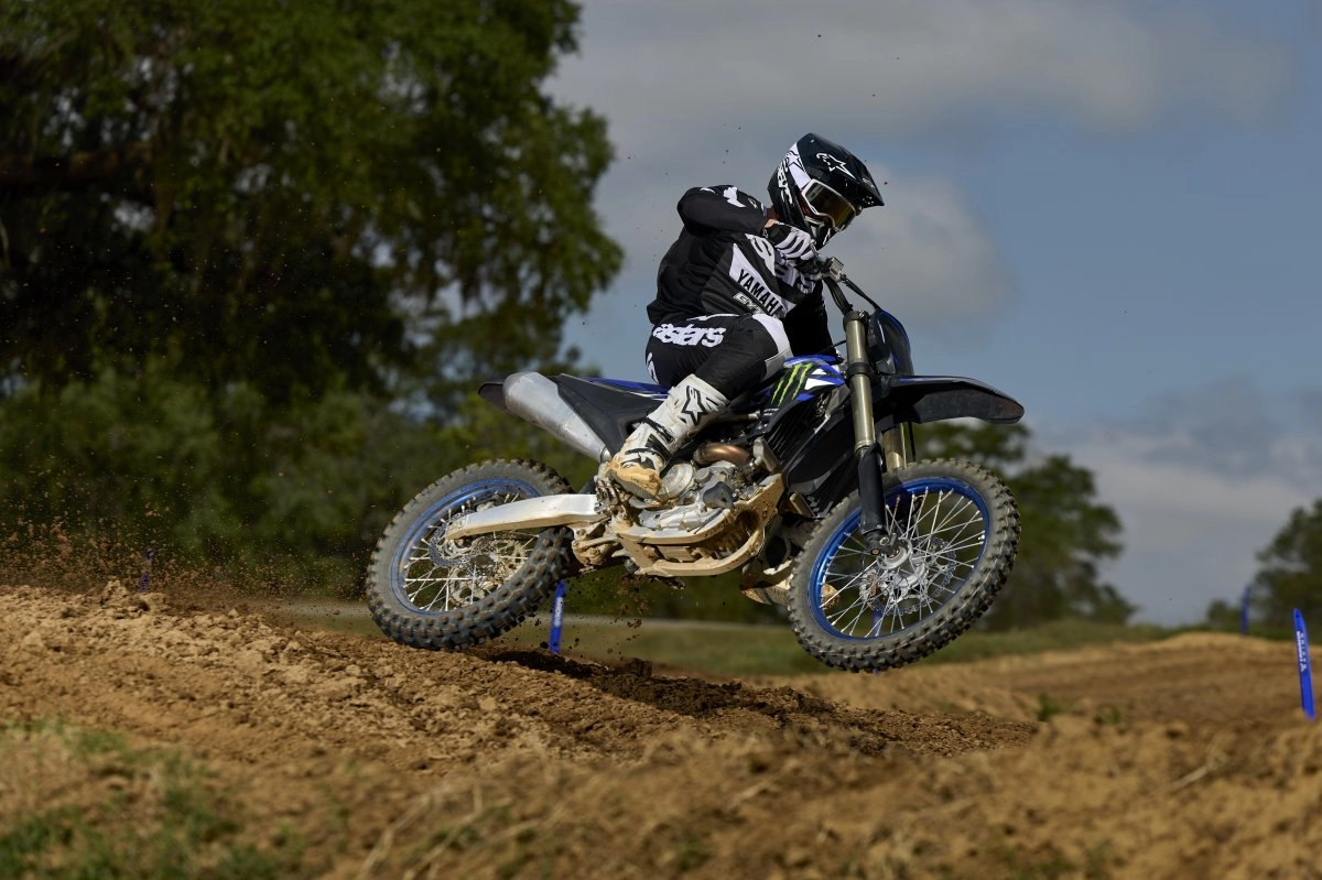 Powerful 450cc Four-Stroke Engine